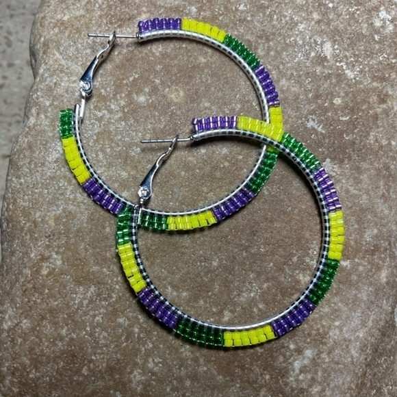 Mardi Gras Beaded Hoops, New, Handmade by Me - Picture 4 of 13